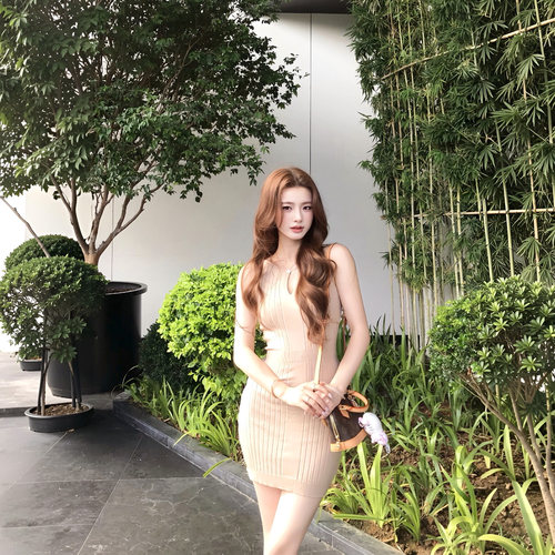 纯欲风坑条无袖天丝显瘦包臀裙女