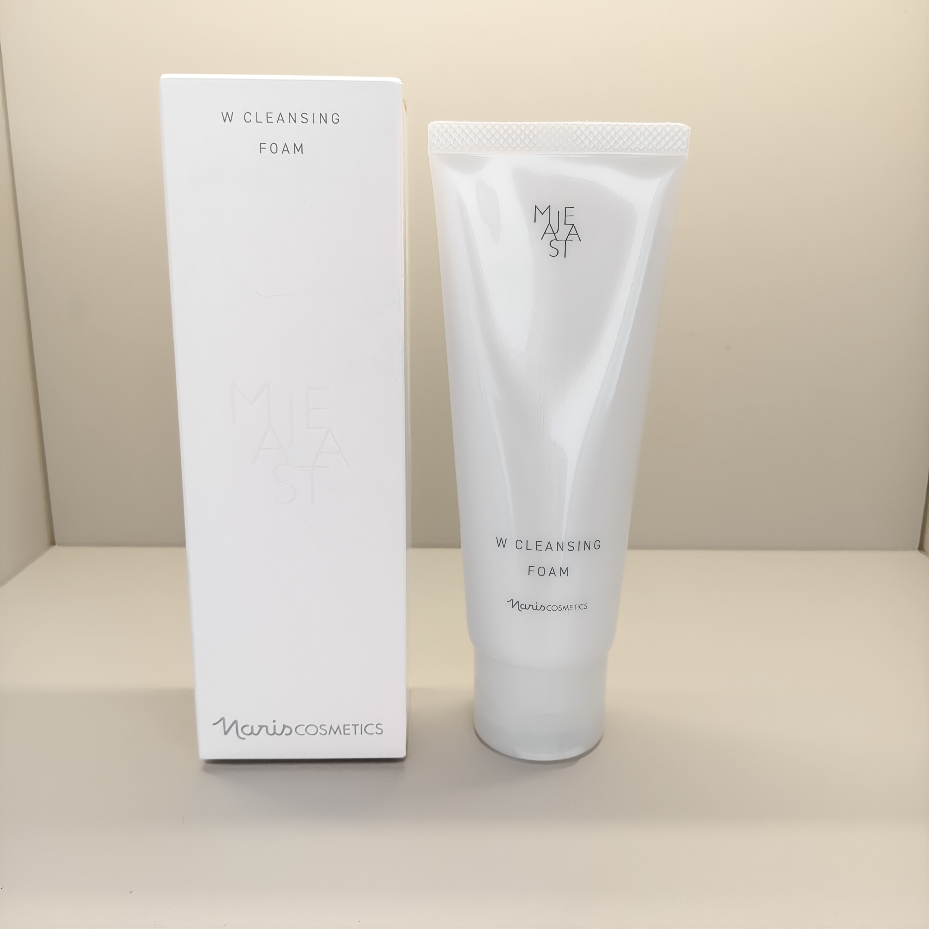 娜丽丝马嘉施特保湿洁面乳100g