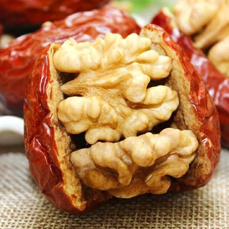 枣夹核桃新疆和田大枣夹核桃仁独立包装休闲红枣核桃零食