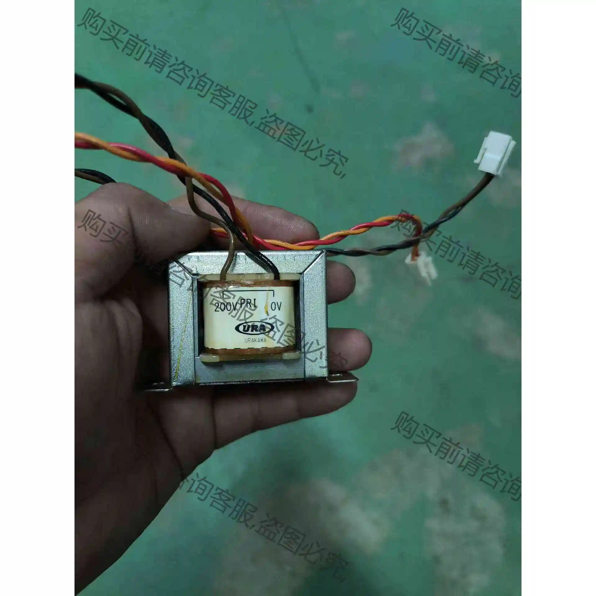 URA日本进口变压器,220V转19V,0.35A,实物如图 议价产品 原装