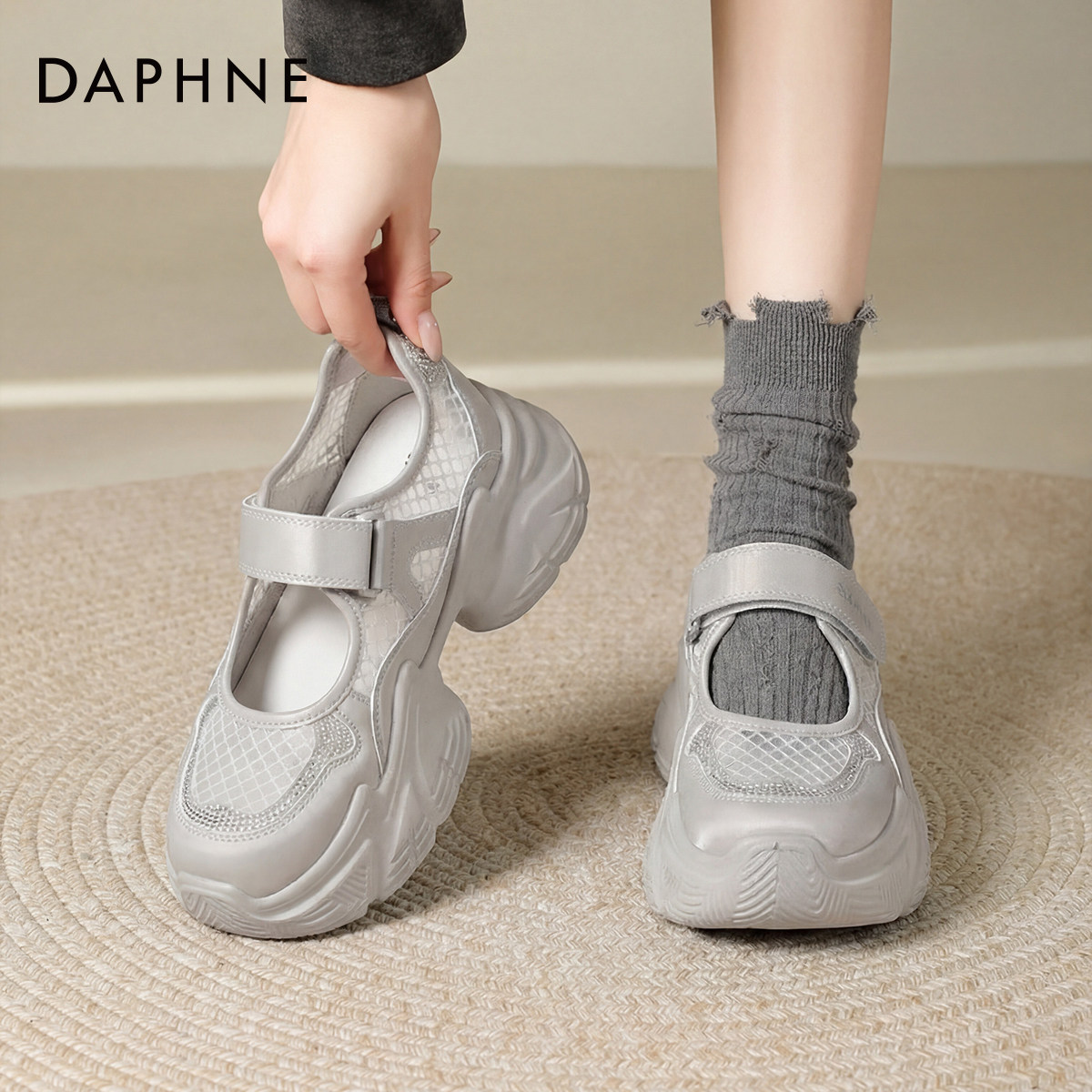 达芙妮厚底老爹鞋2026新款春魔术贴松糕透气小个子凉鞋运动休闲鞋