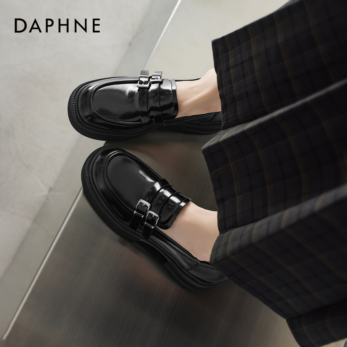 达芙妮厚底黑色乐福鞋女款2026新款春季一脚蹬巨好看小皮鞋豆豆鞋