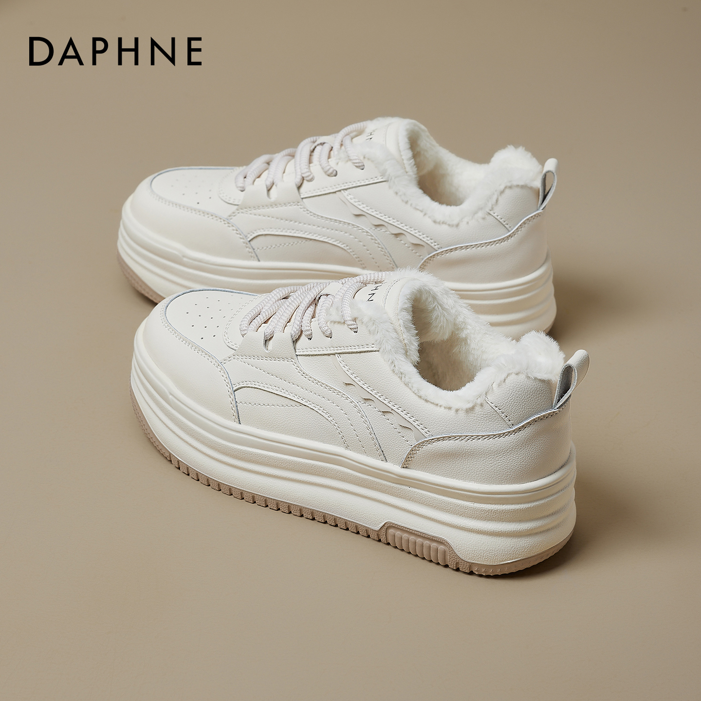 达芙妮厚底加绒小白鞋女2025新款