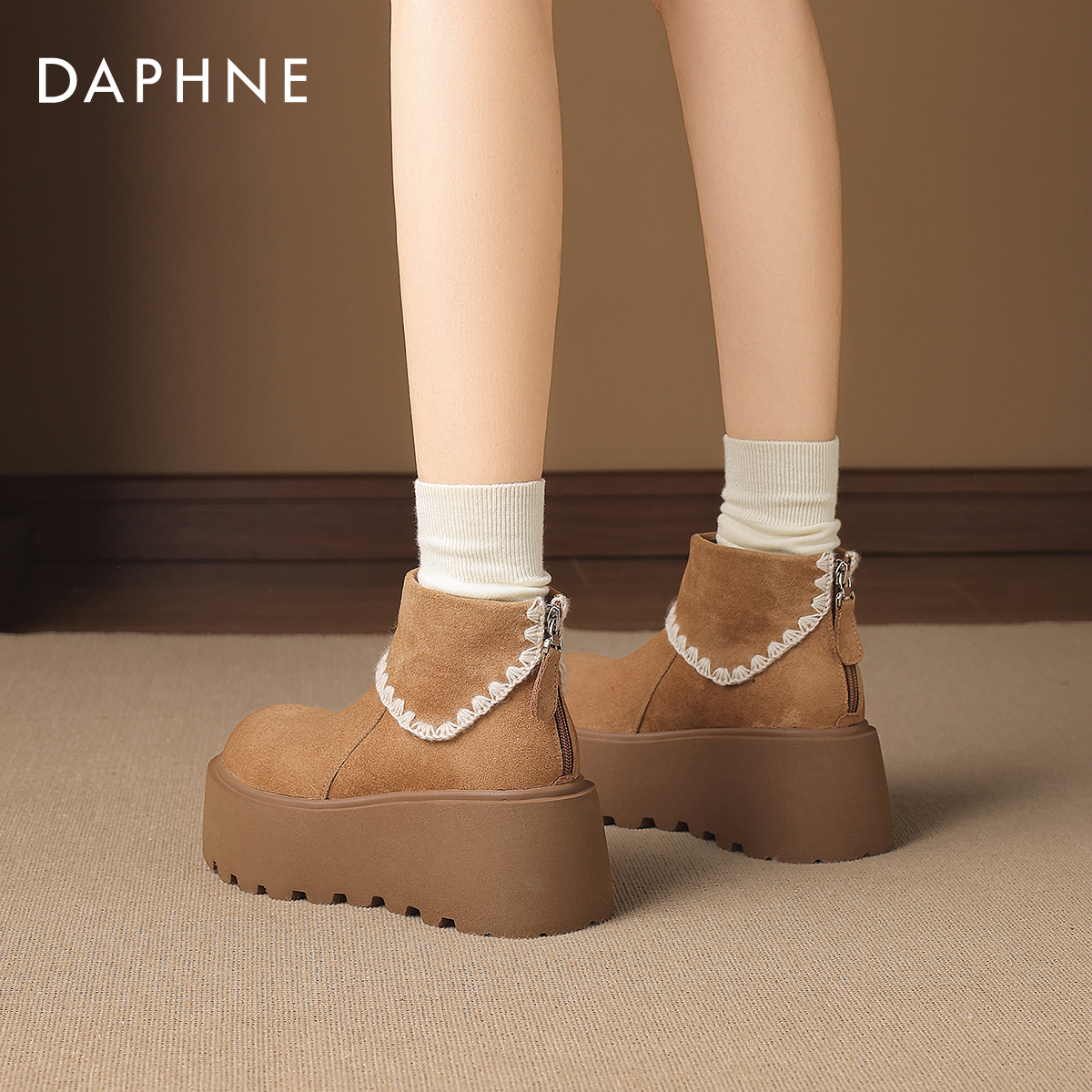 达芙妮2025新款厚底增高勃肯鞋