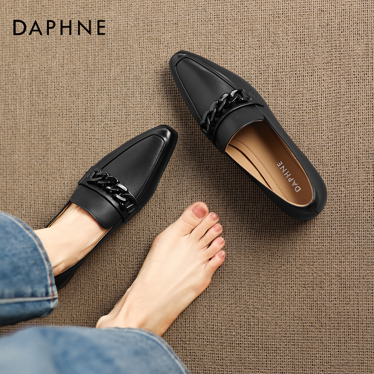 达芙妮英伦黑色乐福鞋一脚蹬皮鞋