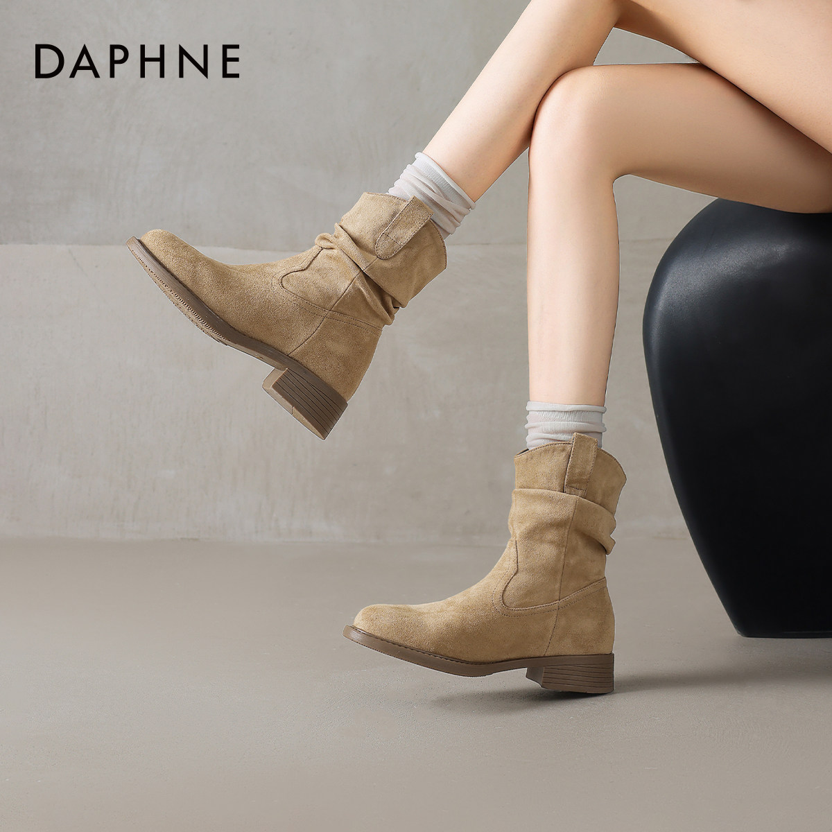 达芙妮棕色短靴女冬季2025新款中筒靴子加绒马丁靴切尔西瘦瘦靴