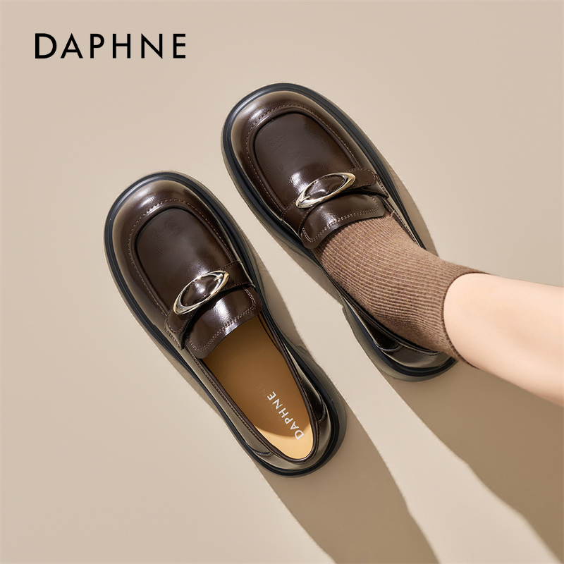 达芙妮棕色乐福鞋女款厚底小皮鞋