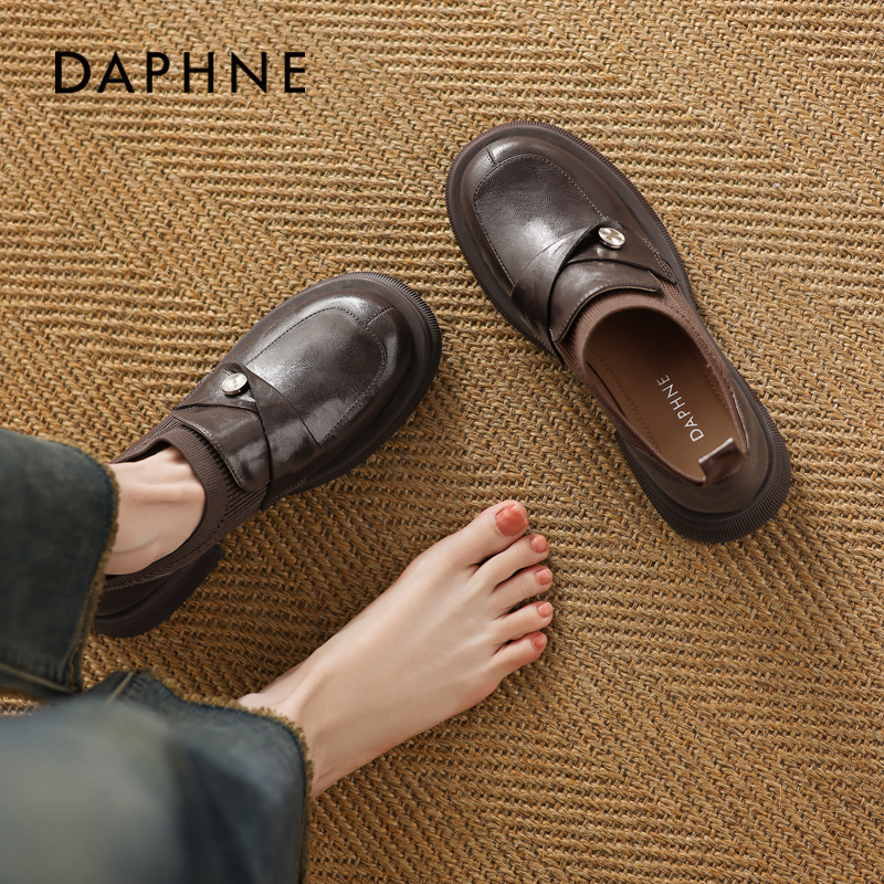 达芙妮复古棕色厚底乐福鞋小皮鞋