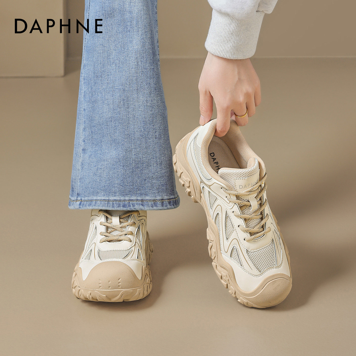 达芙妮户外徒步登山鞋女2026春季新款运动鞋丑萌女鞋厚底老爹鞋子