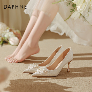 达芙妮高跟鞋女细跟2026新款香槟色秀禾婚纱婚鞋新娘鞋子尖头单鞋