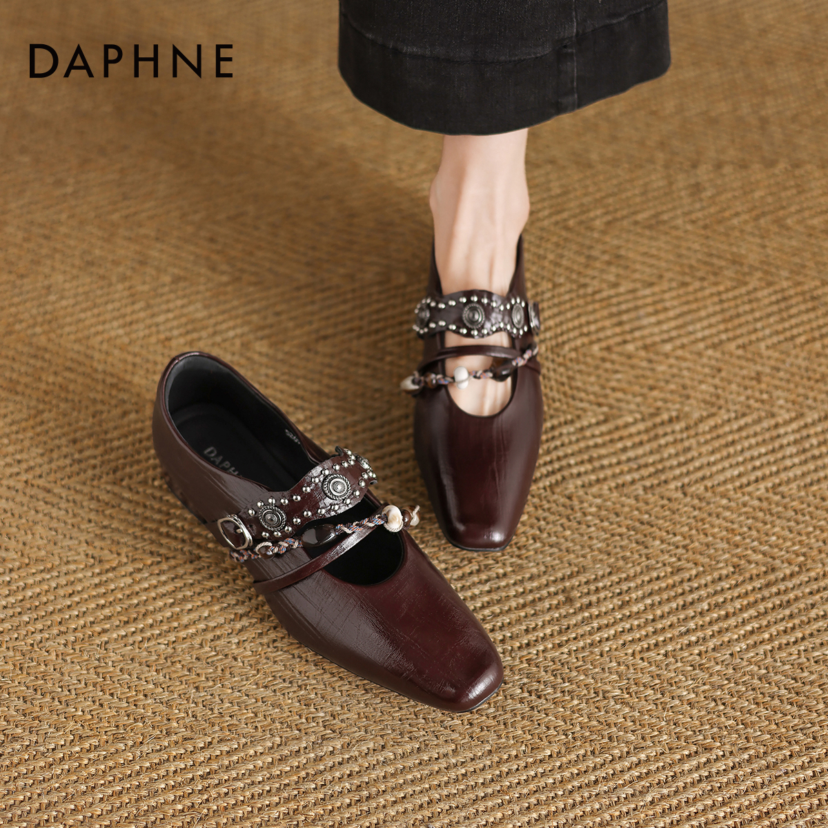 达芙妮红色单鞋2025新款秋冬复古尖头玛丽珍鞋婚鞋小皮鞋平底女鞋