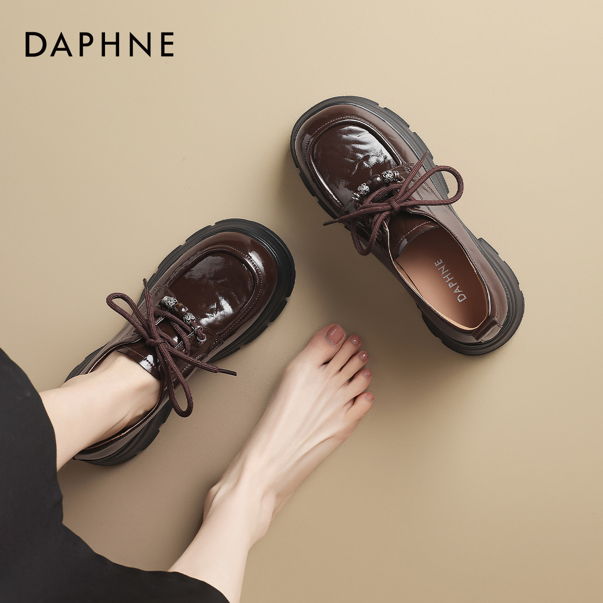 达芙妮棕色厚底乐福鞋女2026新款春季绝美小皮鞋一脚蹬豆豆鞋单鞋