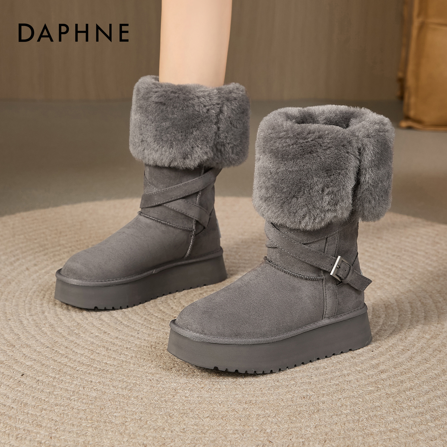 达芙妮翻领厚底雪地靴毛毛棉鞋