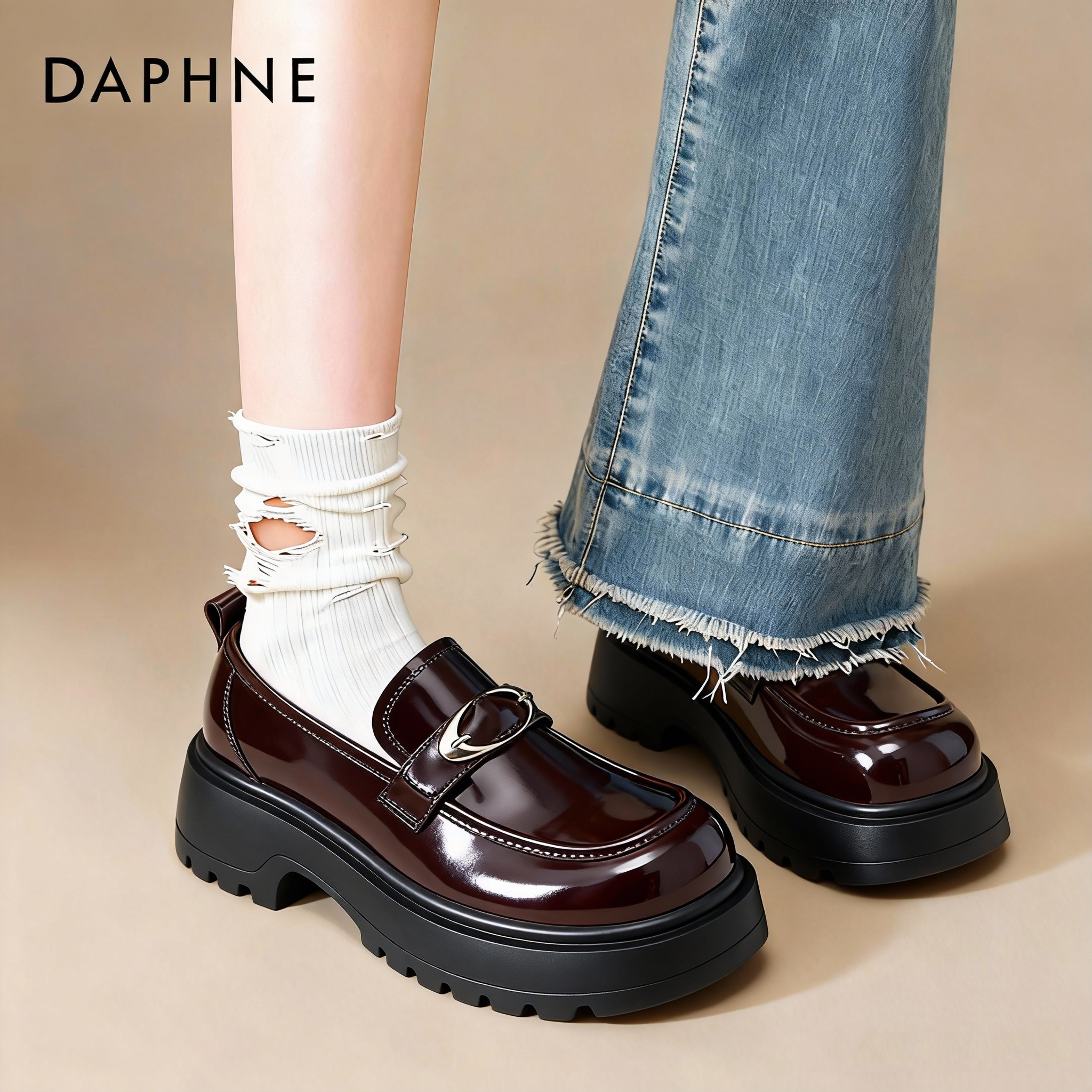 达芙妮棕色厚底小皮鞋绝美千金风