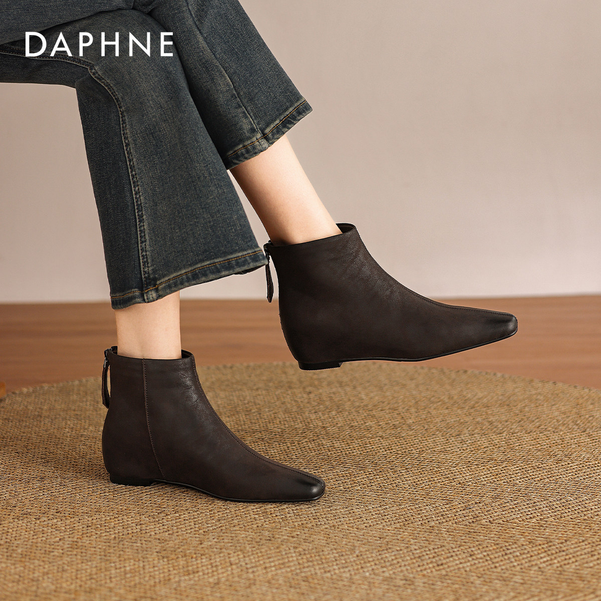 达芙妮平底短靴女2026新款秋冬加绒瘦瘦靴单靴皮靴切尔西靴及踝靴,女鞋,时装靴,淘宝优惠券,粉丝福利购,淘宝优惠卷