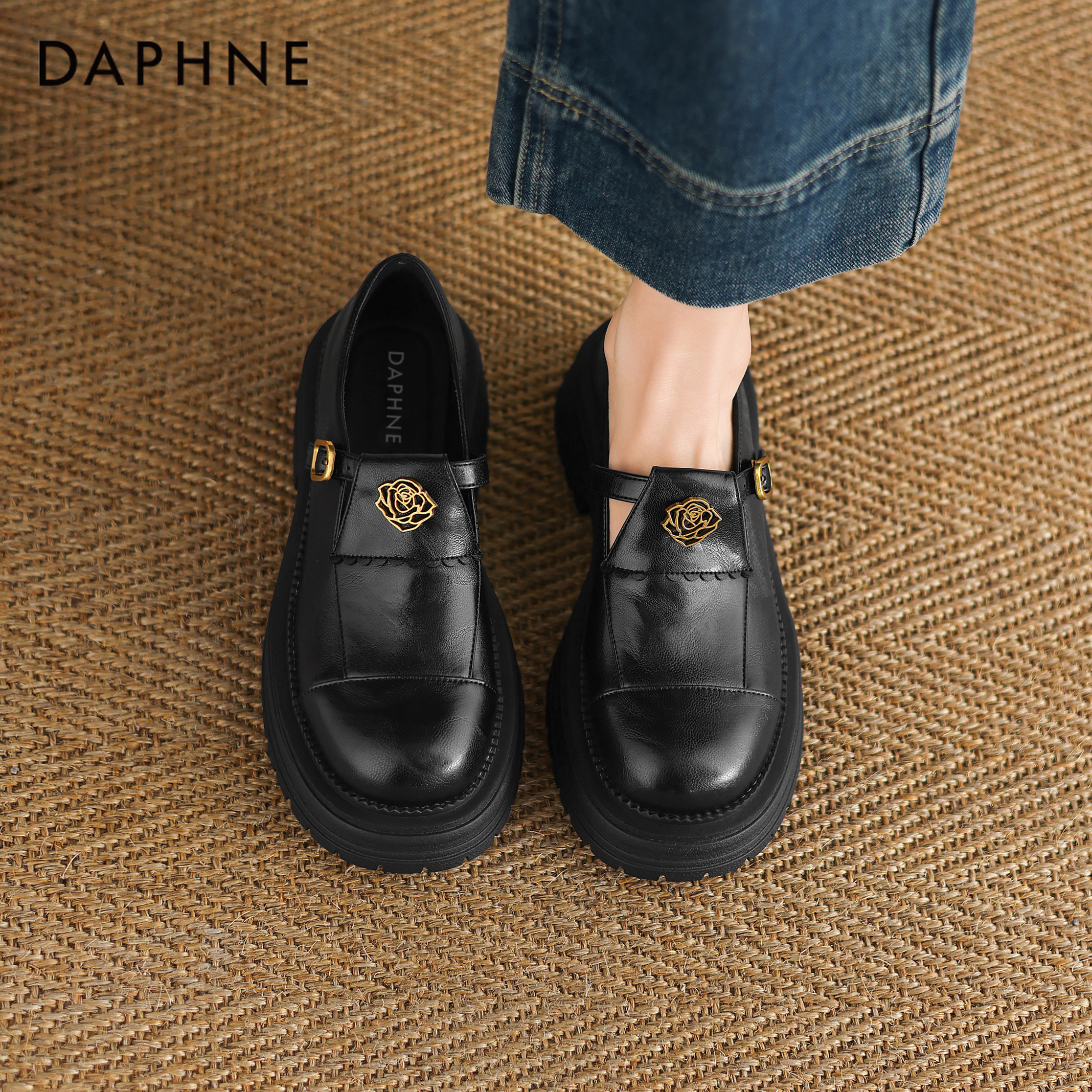 达芙妮圆头山茶花乐福鞋女2026新款复古通勤小皮鞋厚底百搭单鞋春