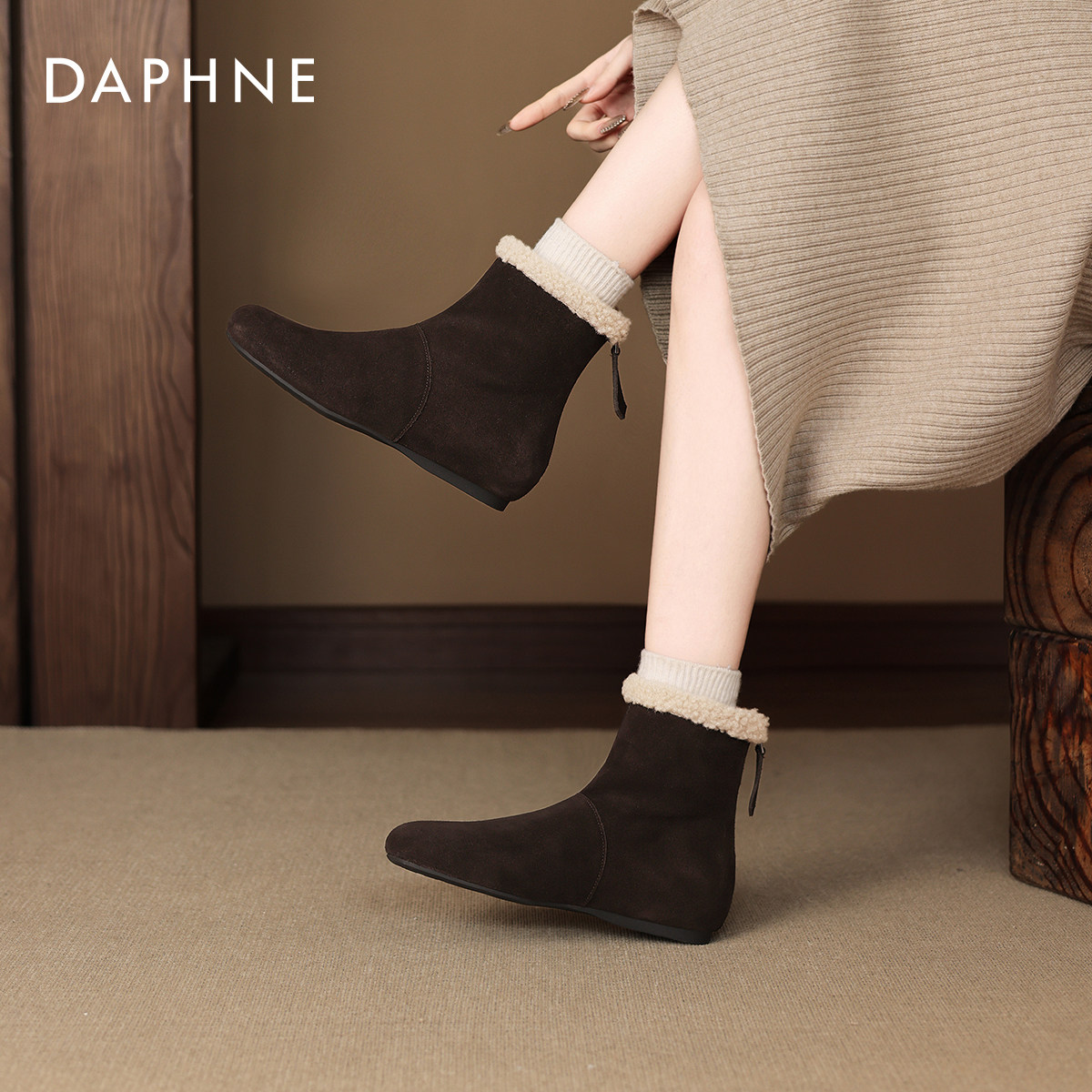 达芙妮勃肯短靴女2025新款冬季加绒保暖平底毛毛棉鞋内增高雪地靴,女鞋,时尚雪地靴,淘宝优惠券,粉丝福利购,淘宝优惠卷