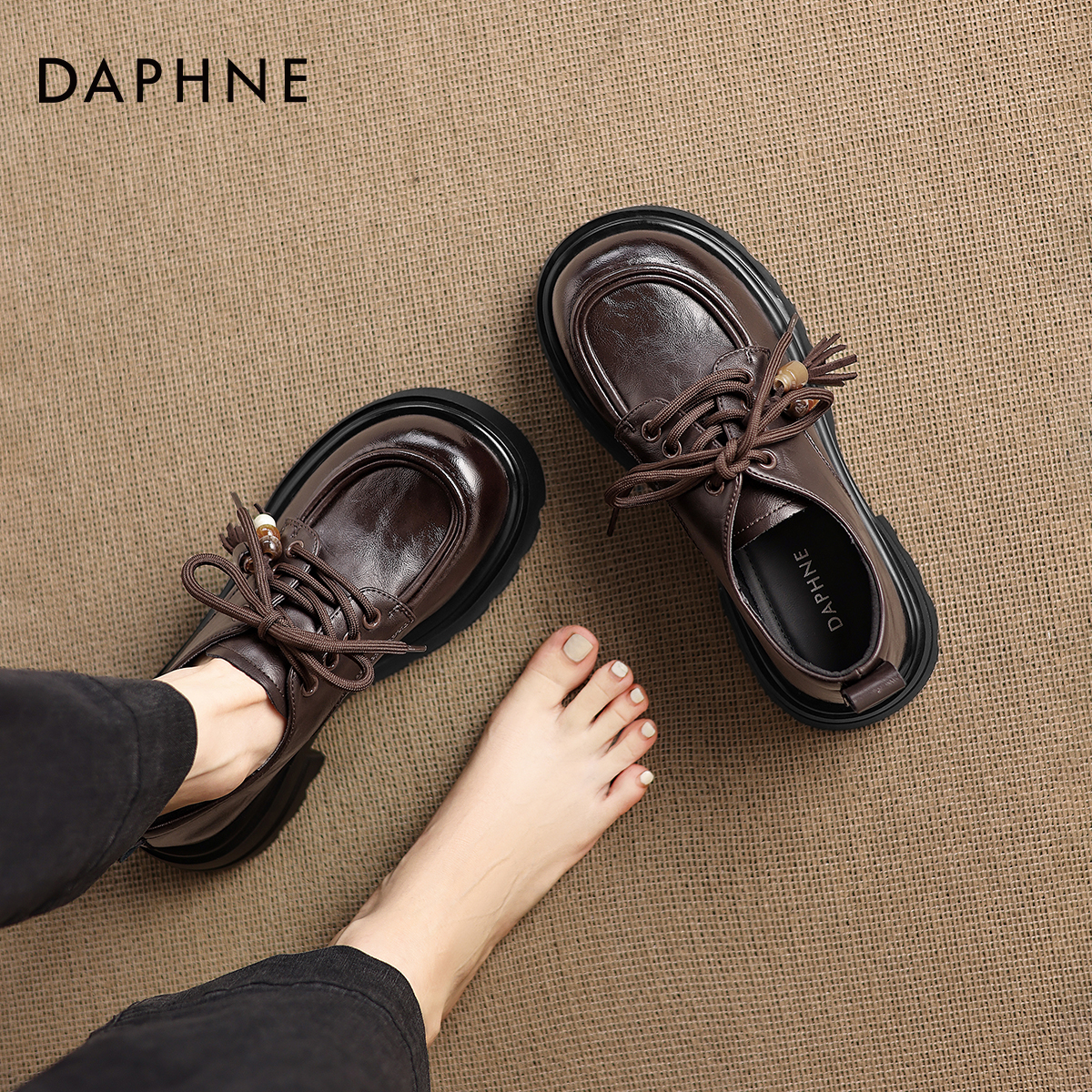 达芙妮棕色乐福鞋复古深口单鞋子