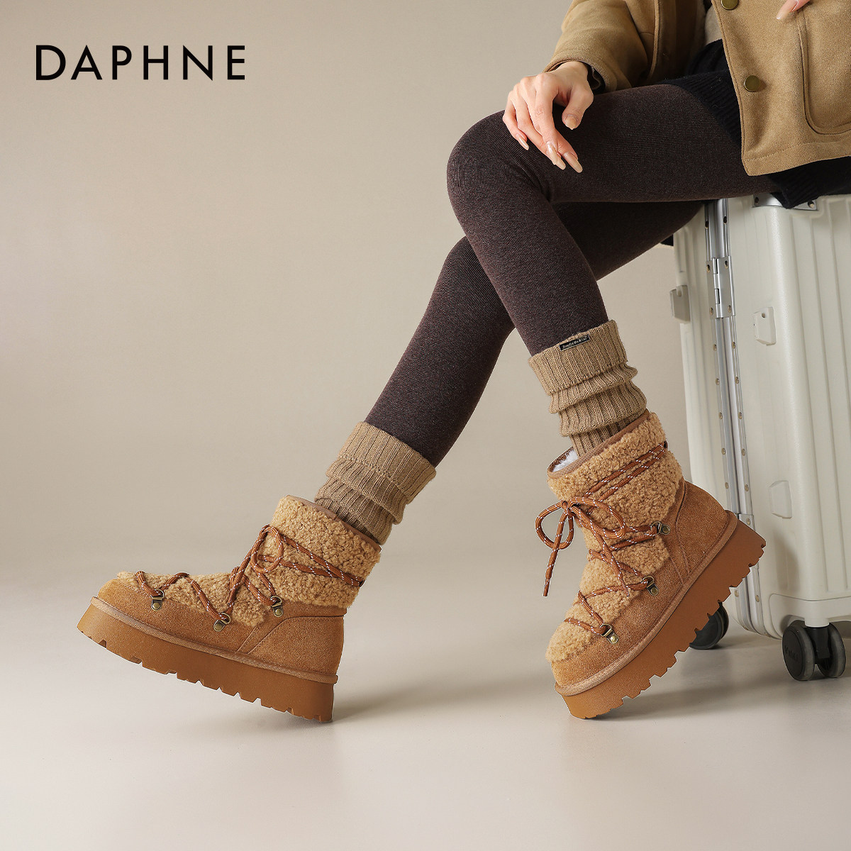 达芙妮厚底雪地靴女2025新款冬季加绒保暖系带东北棉靴雪地棉鞋女,女鞋,时尚雪地靴,淘宝优惠券,粉丝福利购,淘宝优惠卷
