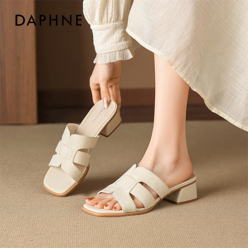 达芙妮粗跟拖鞋女款2026新款春夏配裙子海边厚底一字拖鞋法式凉拖,女鞋,一字拖,淘宝优惠券,粉丝福利购,淘宝优惠卷