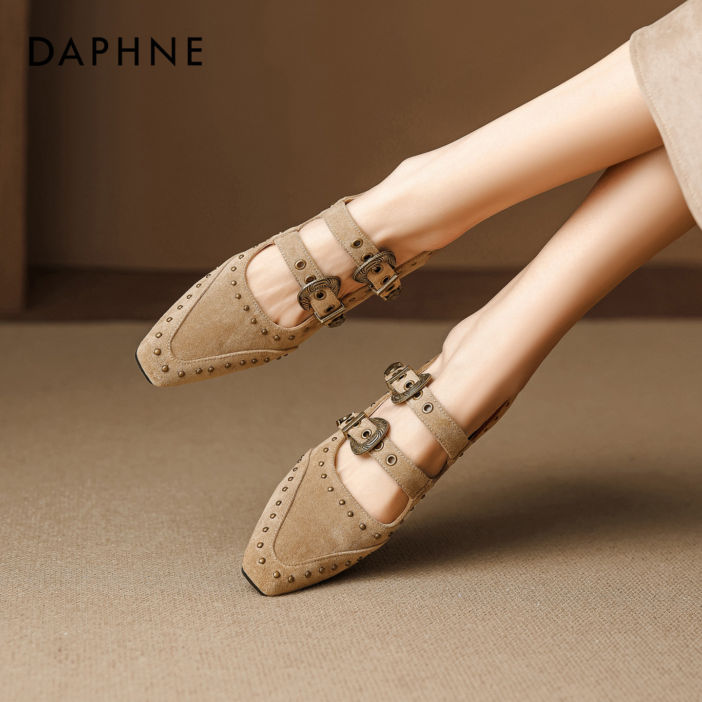 达芙妮复古单鞋女2026新款春季内增高铆钉气质不累脚浅口玛丽珍