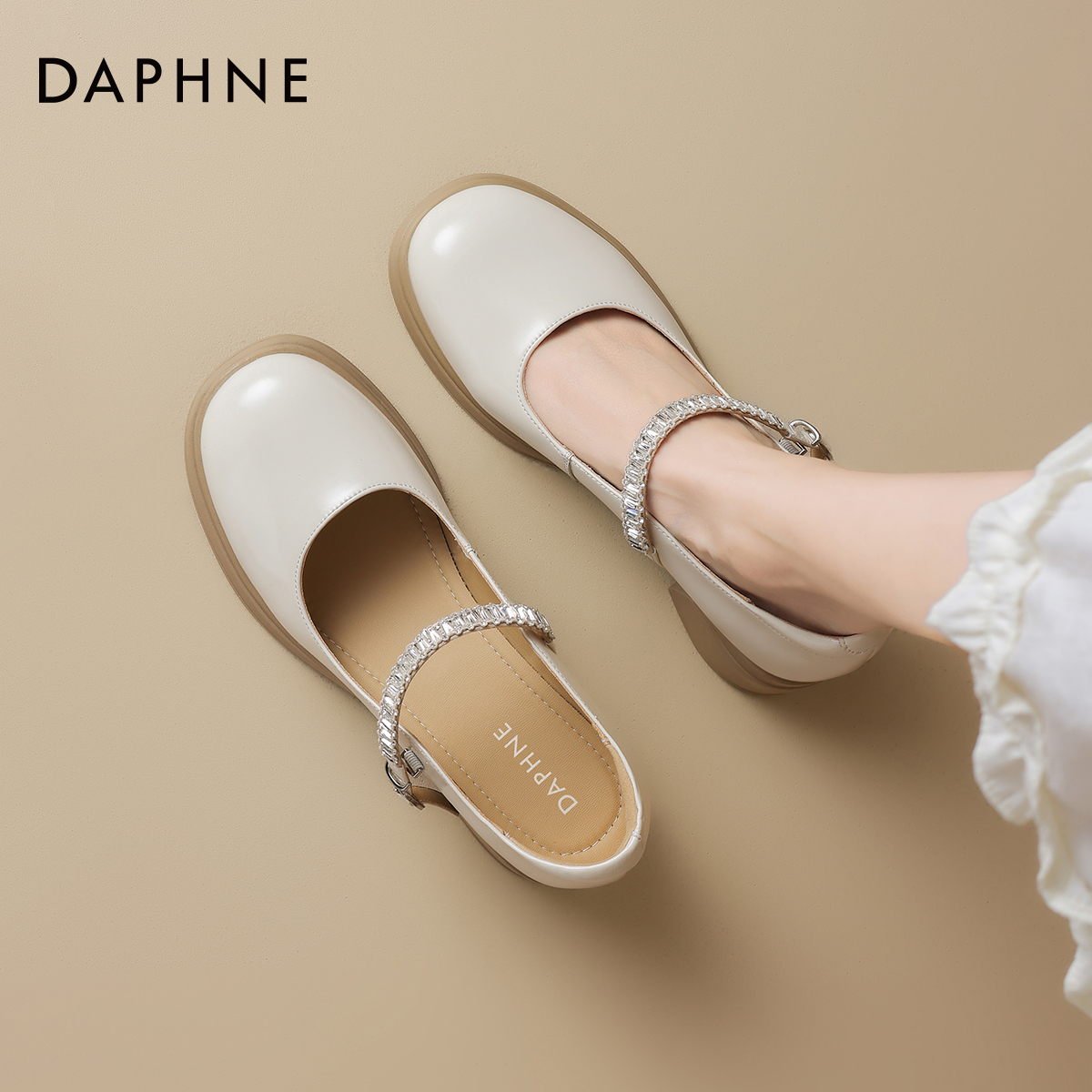 达芙妮高跟浅口单鞋英伦风乐福鞋