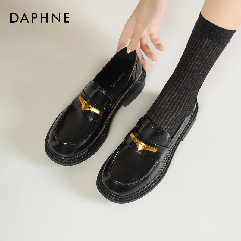 达芙妮金扣厚底乐福鞋女款2026新款春季英伦风单鞋黑色小皮鞋子女