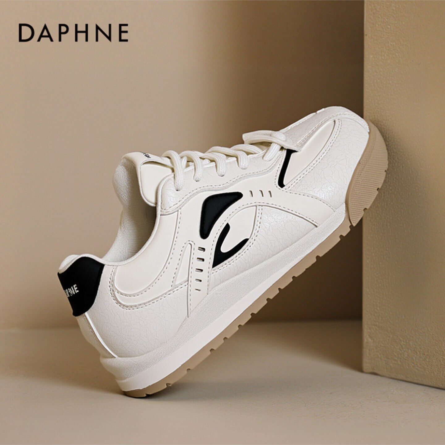 达芙妮厚底板鞋女2026新款内增高小白鞋软底德训鞋阿运动甘休闲鞋