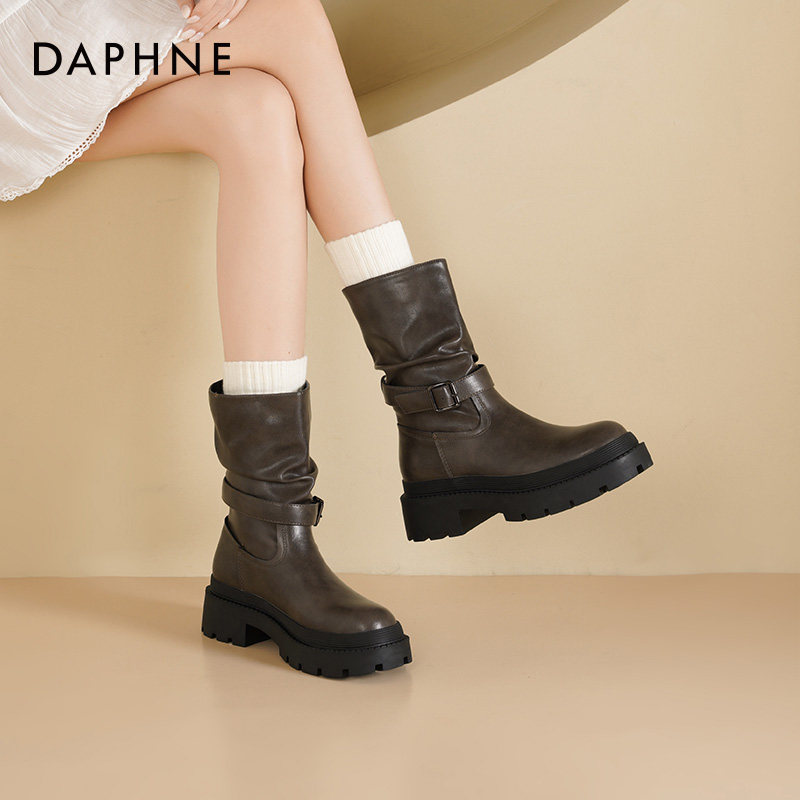 达芙妮棕色短靴女款2025新款秋季复古堆堆靴厚底骑士靴美拉德靴子,女鞋,时装靴,淘宝优惠券,粉丝福利购,淘宝优惠卷