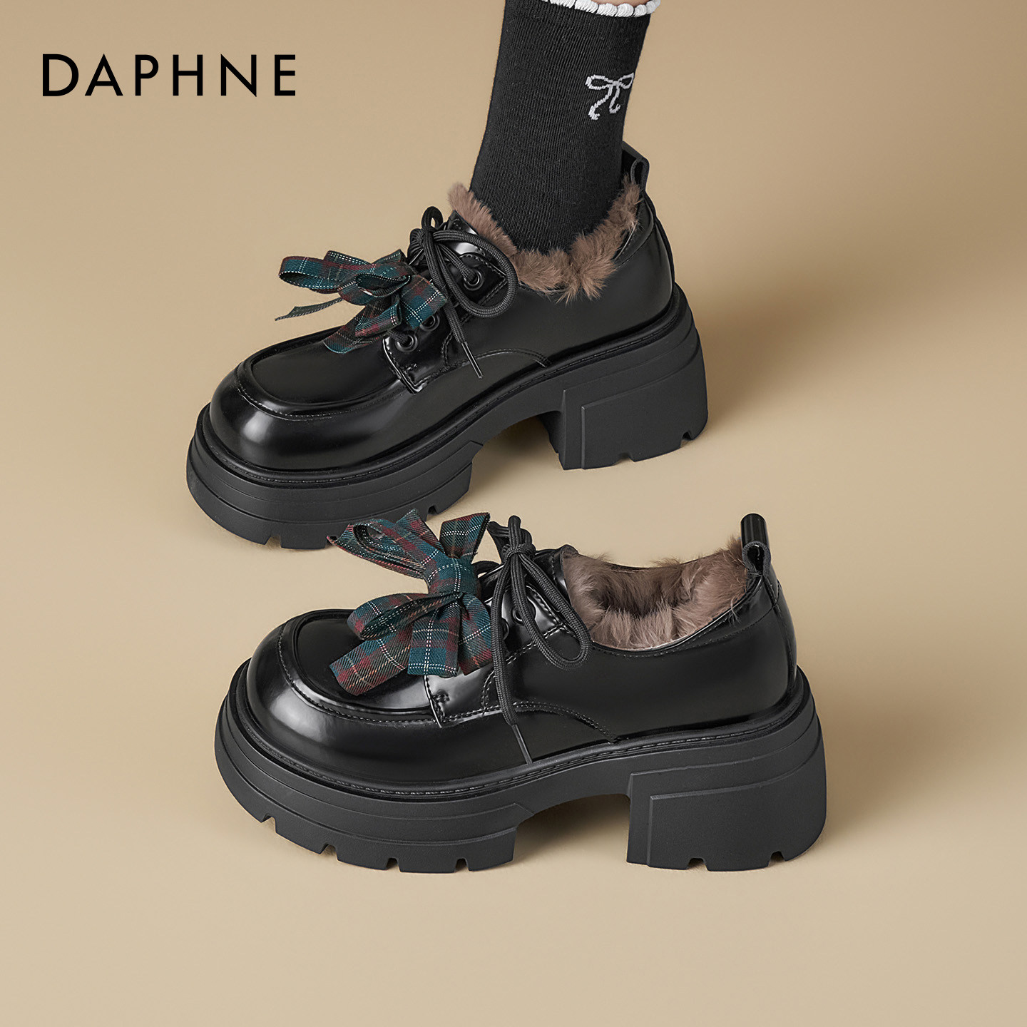 达芙妮加绒乐福鞋女款黑色小皮鞋