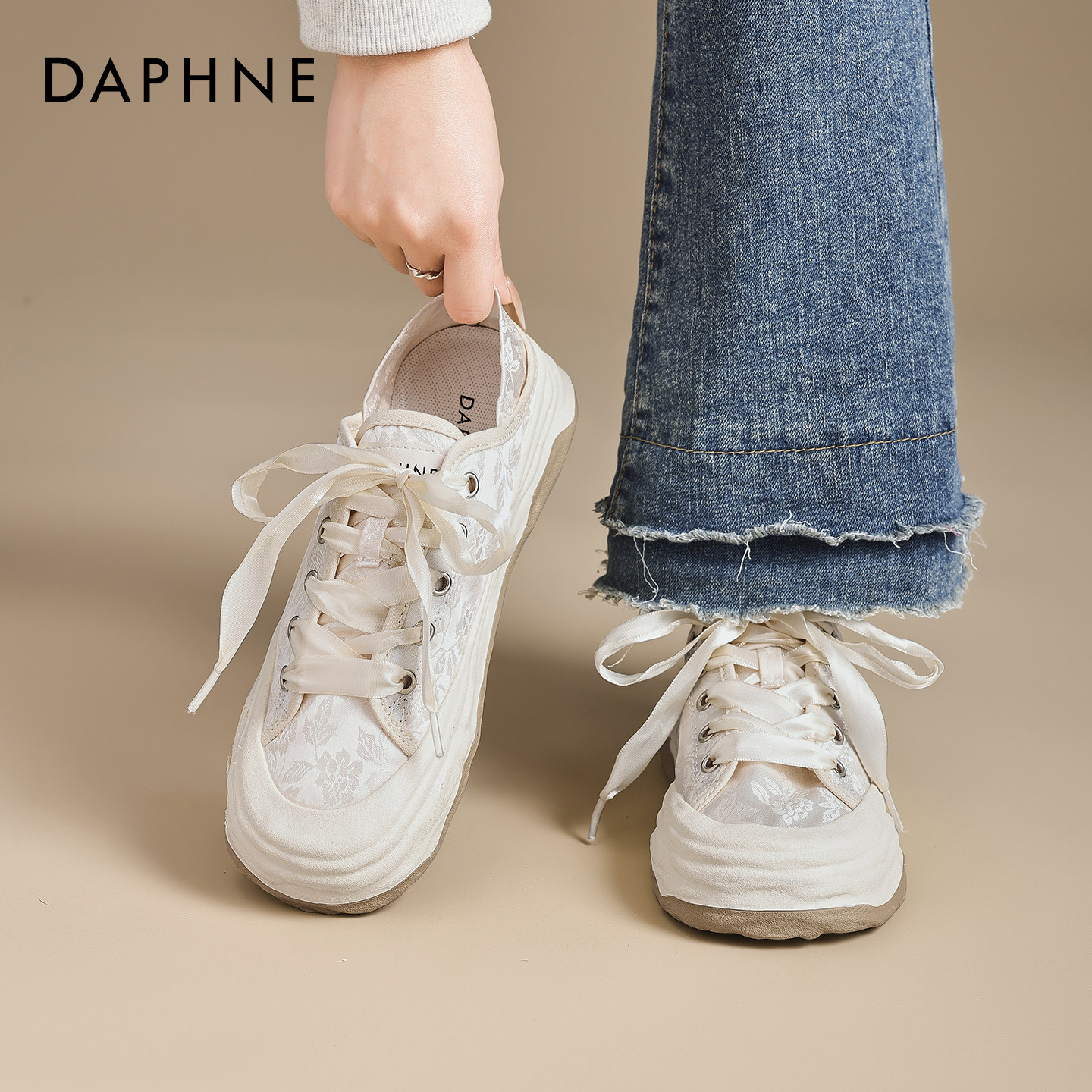 达芙妮新中式帆布鞋女2026新款春季国风芭蕾平底板鞋运动小白鞋,女鞋,休闲板鞋,淘宝优惠券,粉丝福利购,淘宝优惠卷