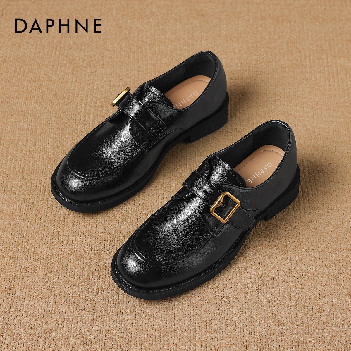 达芙妮英伦风黑色复古乐福鞋皮鞋
