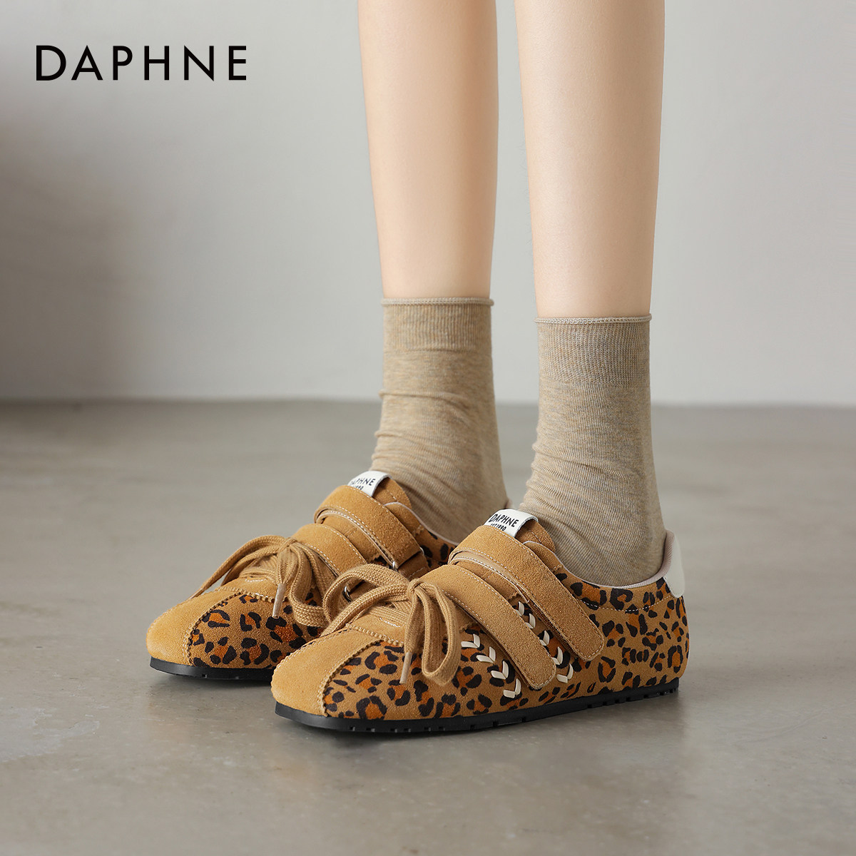 达芙妮豹纹德训鞋2025新款复古轻便休闲运动鞋平底板鞋魔术贴女鞋,女鞋,德训鞋,淘宝优惠券,粉丝福利购,淘宝优惠卷