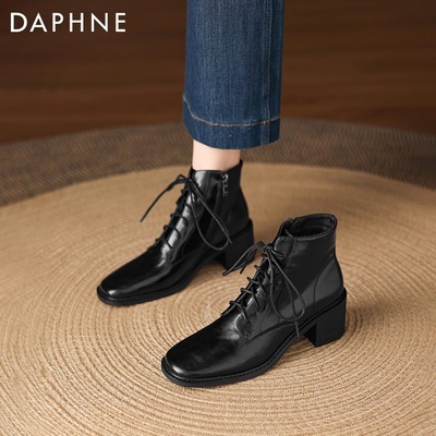 达芙妮2025年秋冬黑色短筒靴