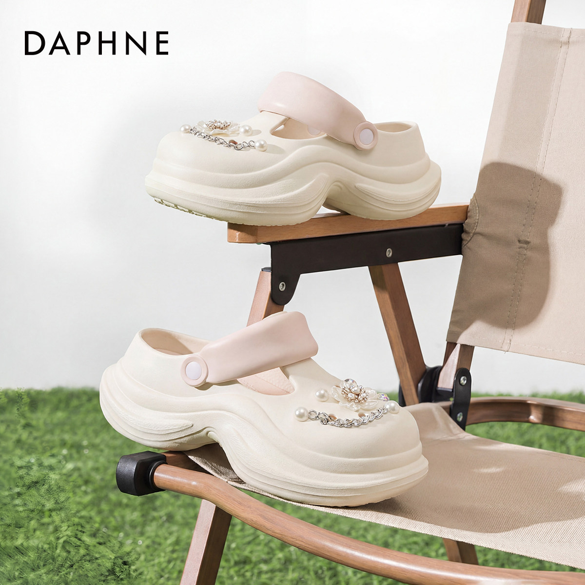 达芙妮厚底洞洞鞋女款2026新款夏季镂空透气凉鞋包头拖鞋外穿软底