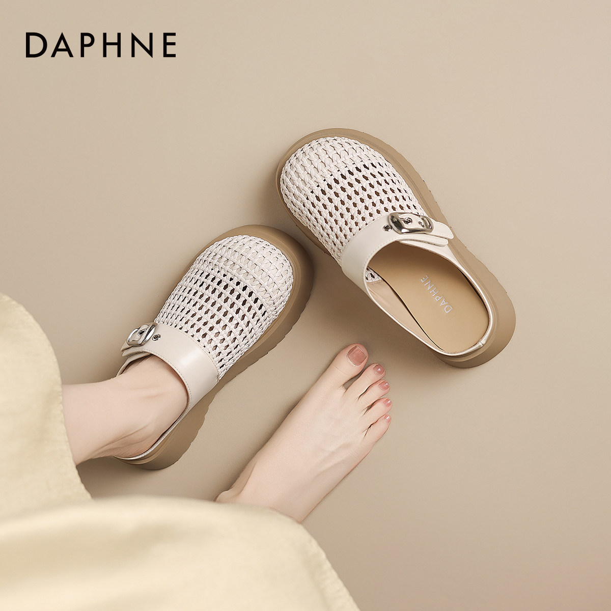 达芙妮厚底拖鞋女款夏季外穿2026新款包头半拖沙滩鞋编织镂空凉鞋