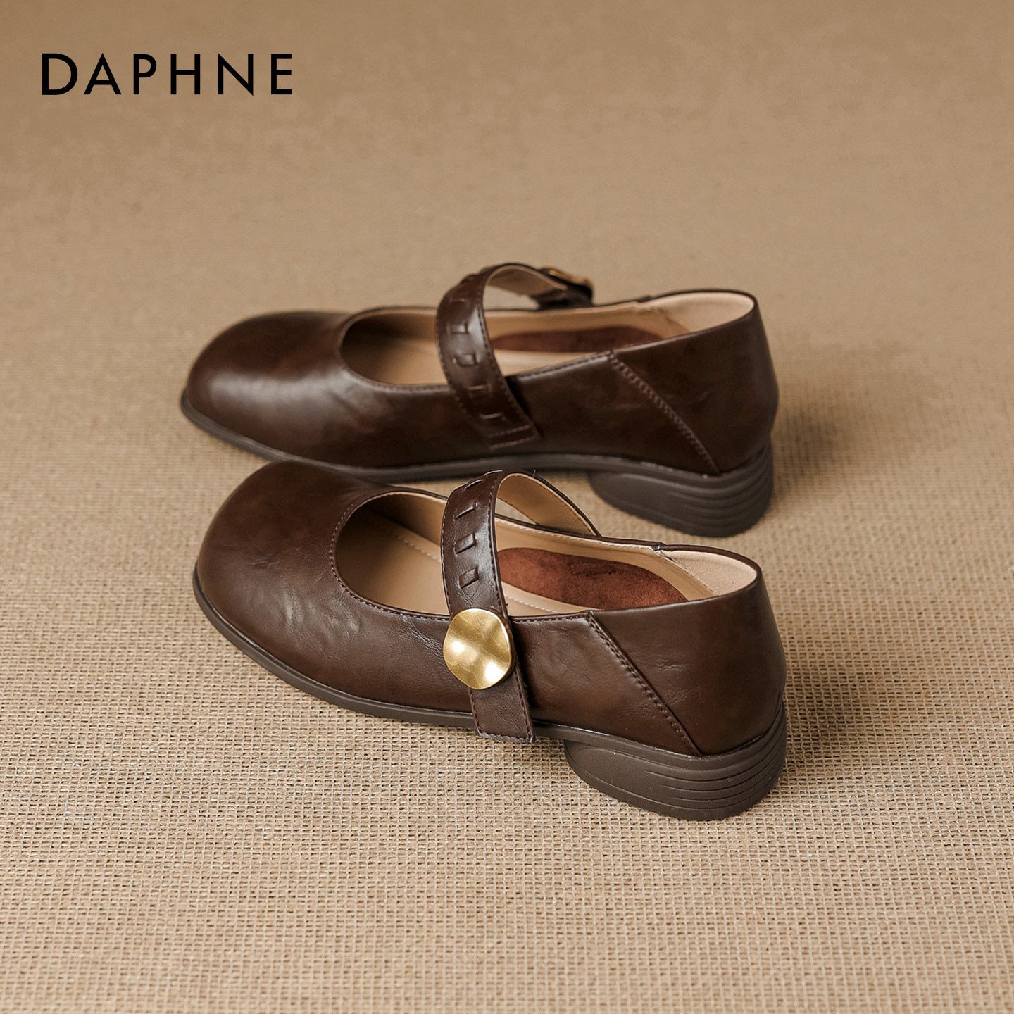 达芙妮玛丽珍鞋女2026春季新款软底不累脚棕色小皮鞋平底通勤单鞋