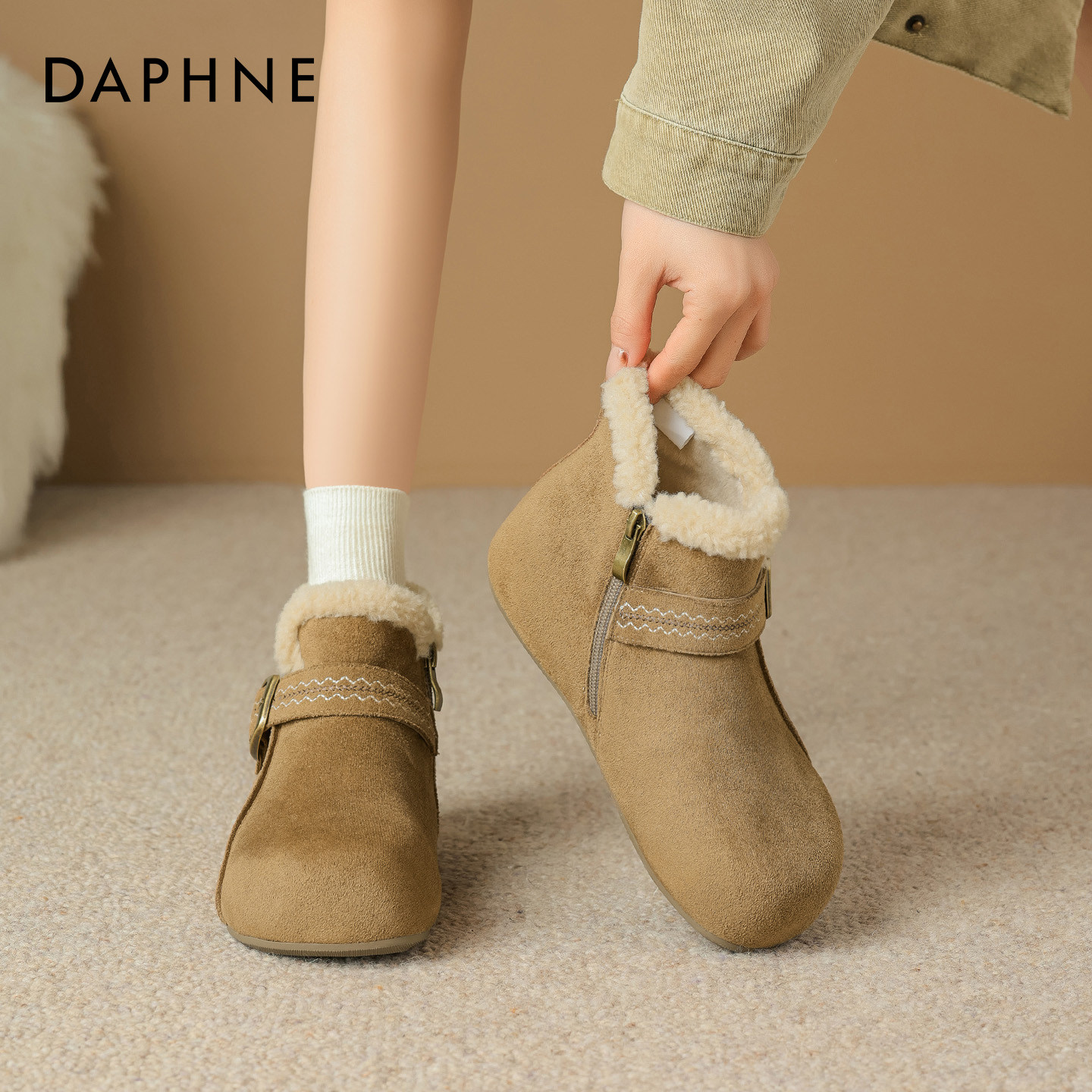 达芙妮加绒勃肯雪地靴全包保暖