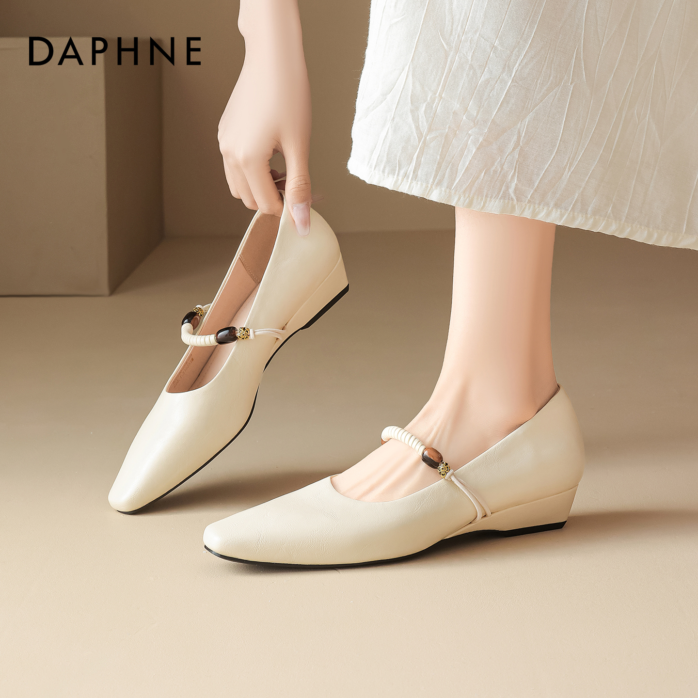 达芙妮方头玛丽珍鞋女浅口单鞋