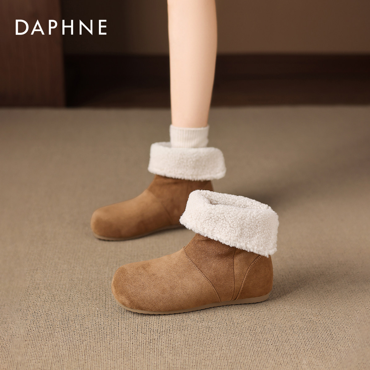 达芙妮雪地靴女款冬季2026新款加绒平底勃肯短靴加厚保暖中筒棉靴,女鞋,时尚雪地靴,淘宝优惠券,粉丝福利购,淘宝优惠卷