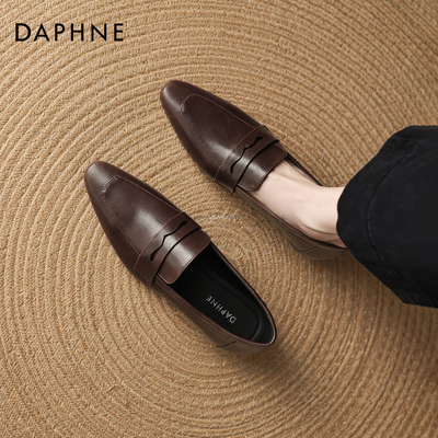 达芙妮棕色乐福鞋英伦风尖头皮鞋