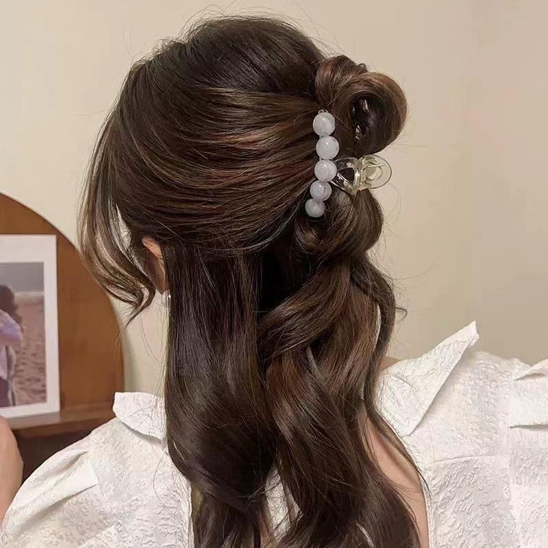 Clamping with coiled hair shark headgear half grabbing clip