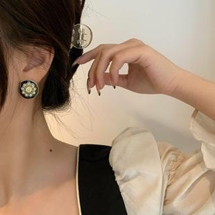 Elegant French Retro S925 Pearl Needle Black Earrings Silver