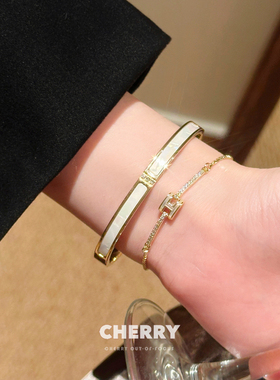 钛钢不掉色H字母抽拉手链女