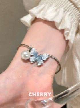 蓝色水晶蝴蝶珍珠手链女韩国ins风清冷感手镯轻奢小众高级感手饰