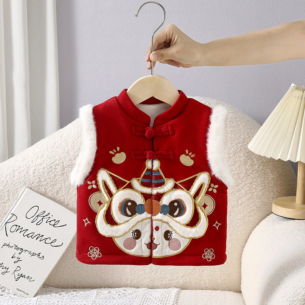 冬季喜庆加厚儿童马甲男女宝宝加绒保暖外穿背心国风刺绣无袖棉服