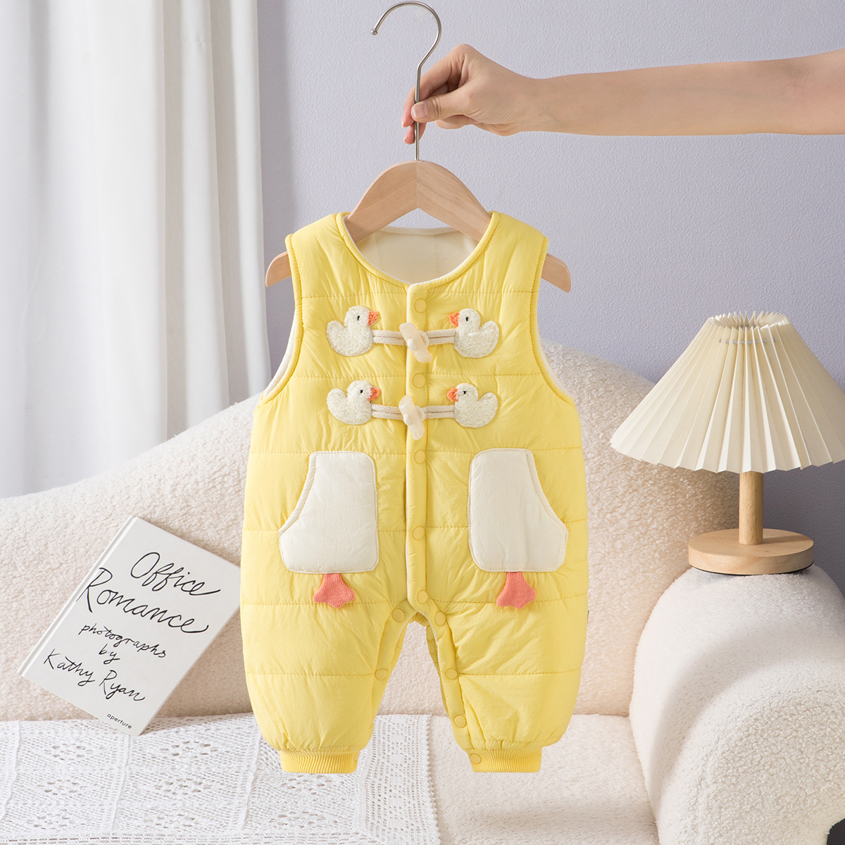 卡通小鸭子宝宝无袖连体衣加厚