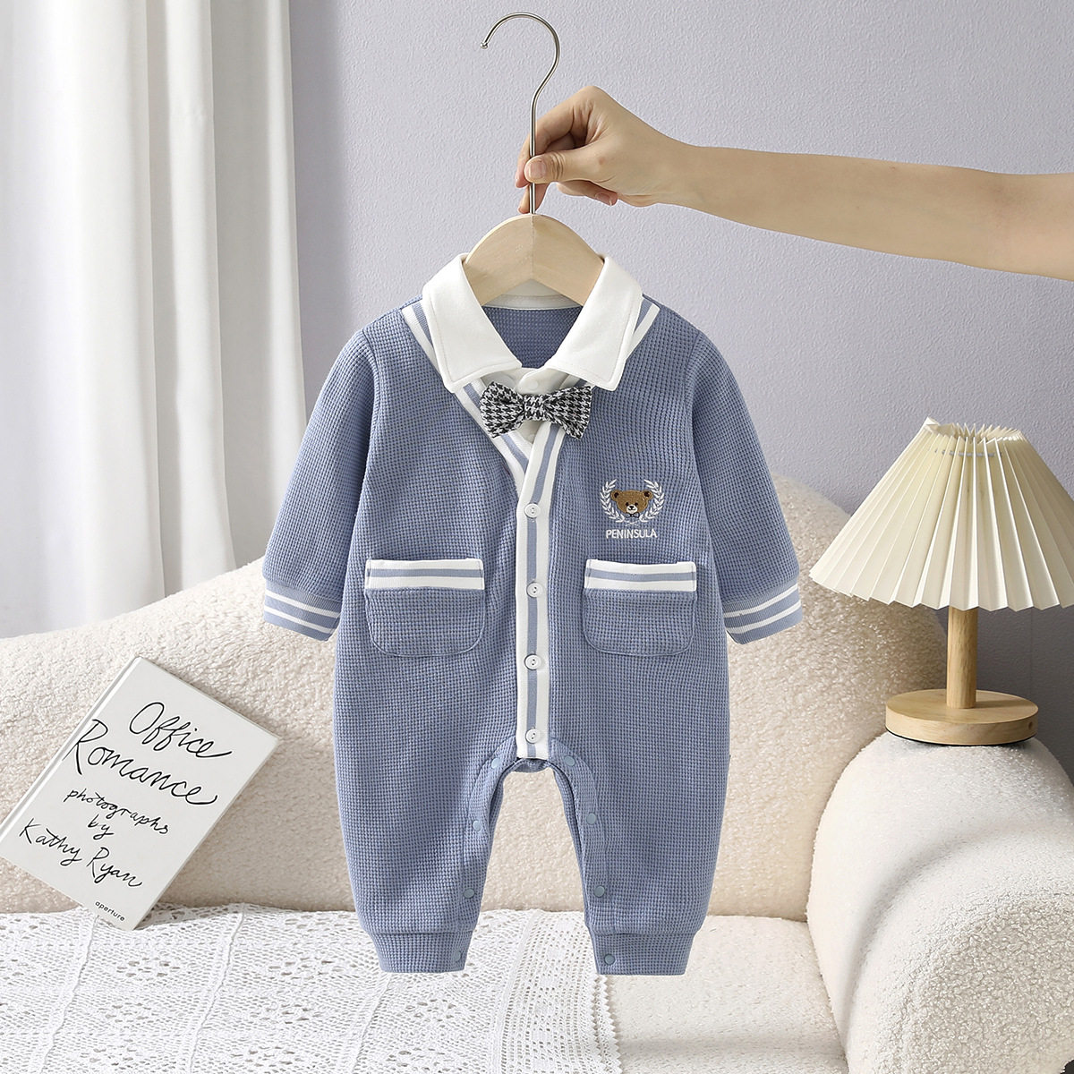 婴儿连体衣男童2025秋装外出爬服男宝宝领结绅士衣服百天周岁礼服