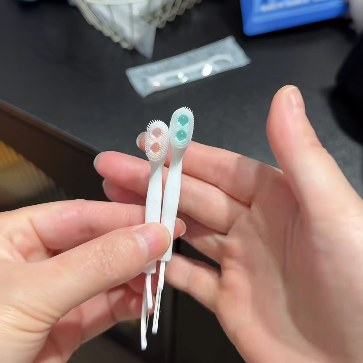 带压线款更好一次性牙刷牙膏爆珠