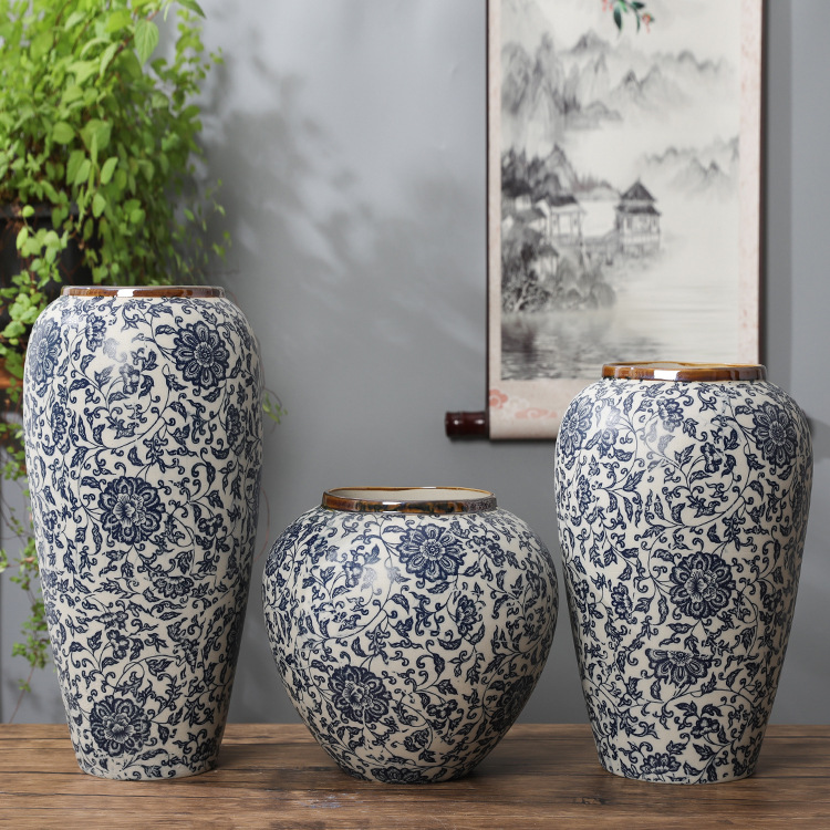 家居款装饰品摆件景德镇陶瓷花器现代中式陶瓷花瓶复古青花缠枝莲